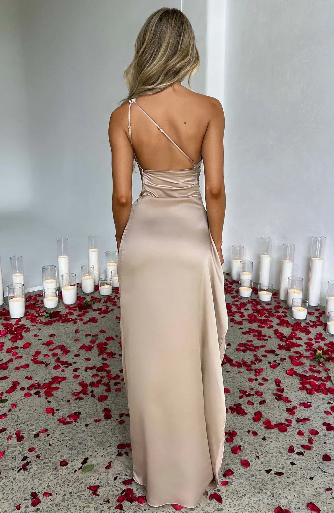 Sélène One-Shoulder